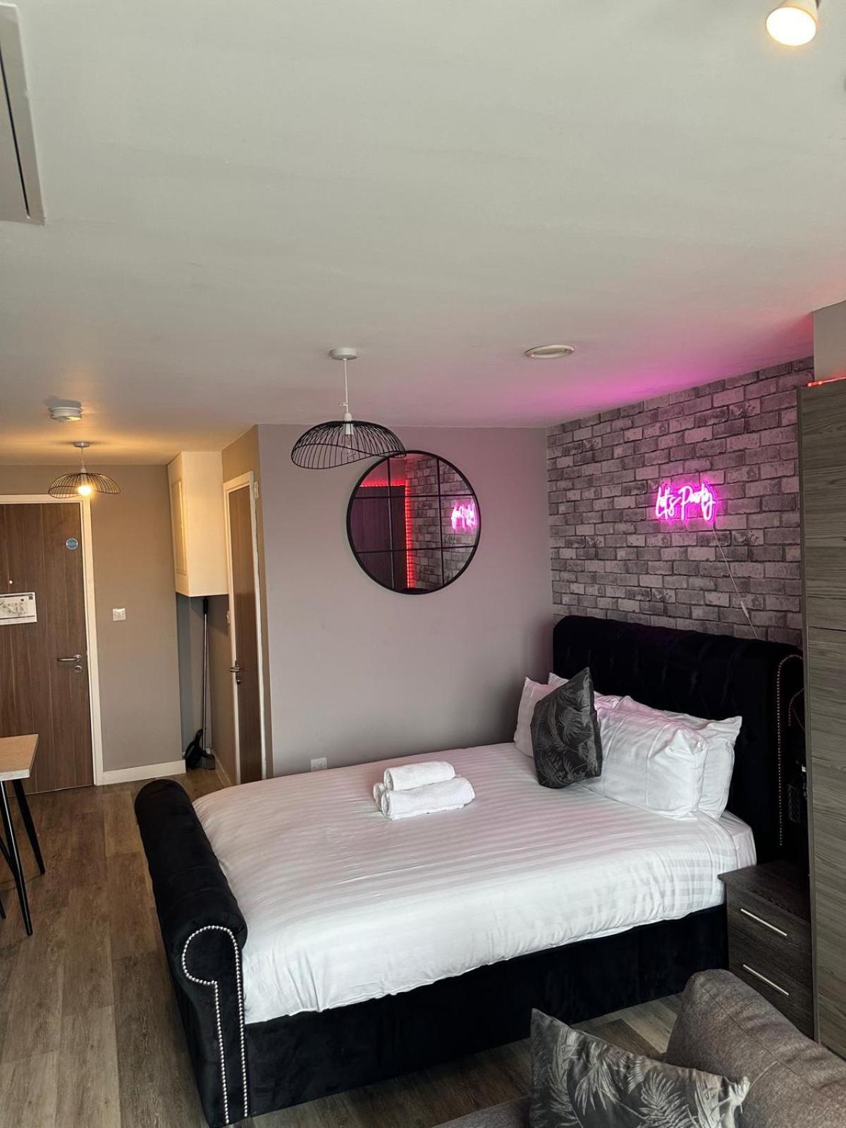 Stunning City View Studio Apartment Liverpool Bagian luar foto